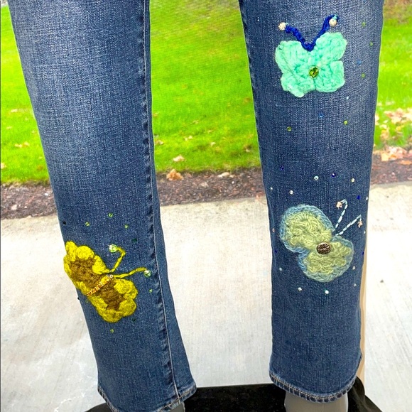 Women’s UPCYCLED HAND CRAFTED GAP Blue Jeans with Butterfly Designs Sz 29/8L - Picture 4 of 16